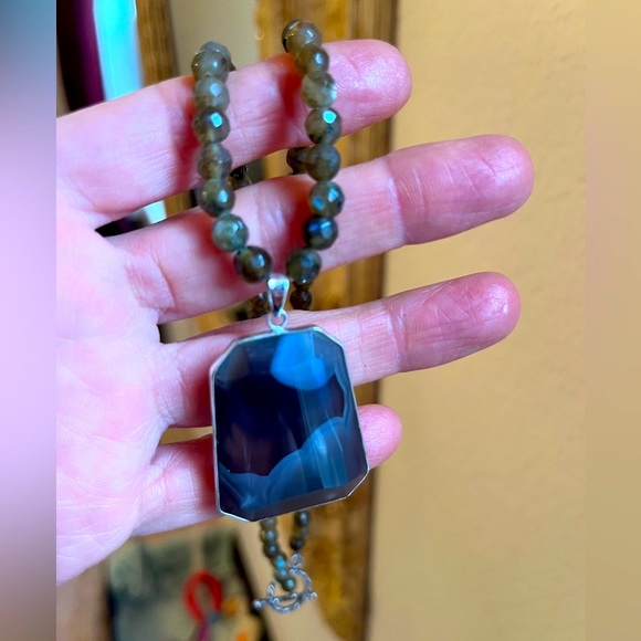 Green stone neckless - Picture 3 of 8